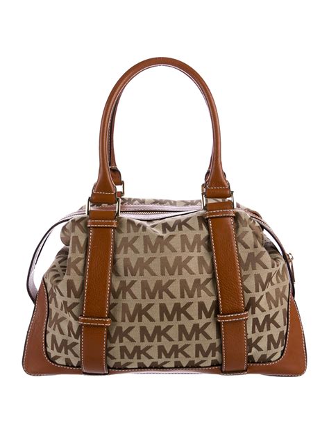 michael kors ladies purse.